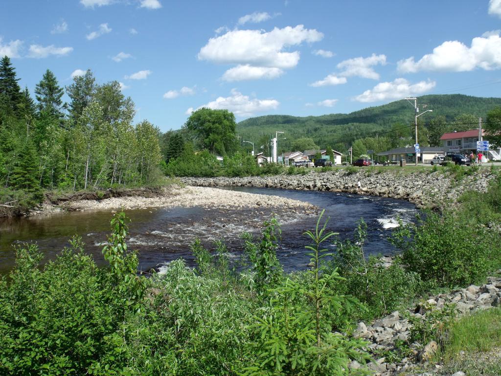Camping Le 4 Chemins LʼAnse-Saint-Jean Kamer foto